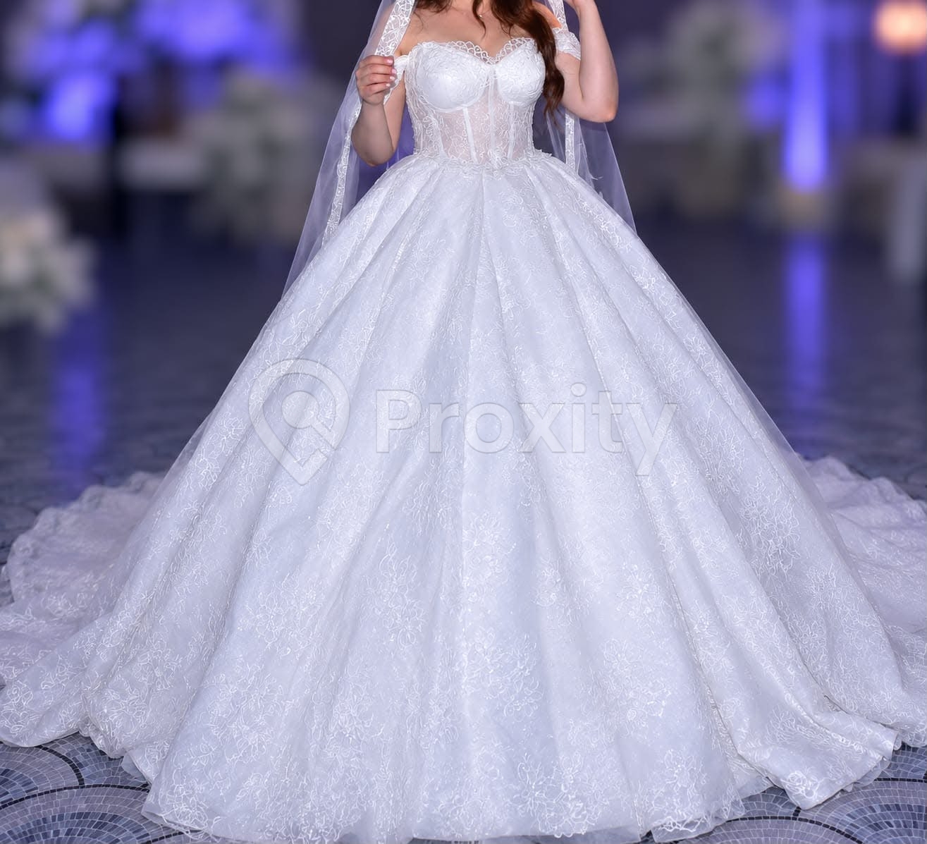 robe-mariee-luxe-dentelle-jupe-volumineuse
