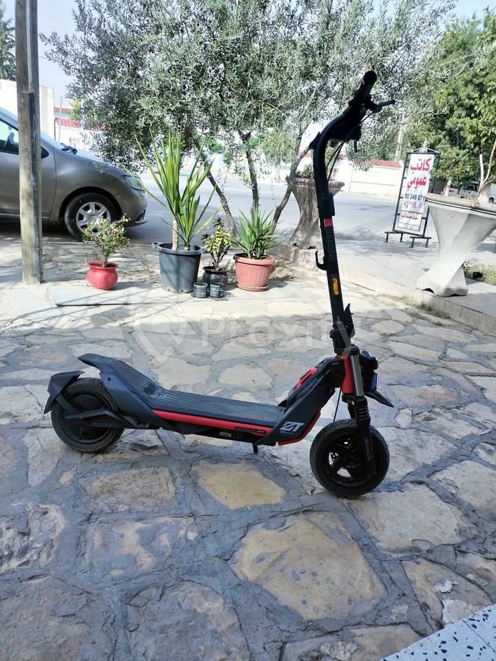 Trottinette électrique Segway ZT3 Pro 1600 W à vendre au Kef