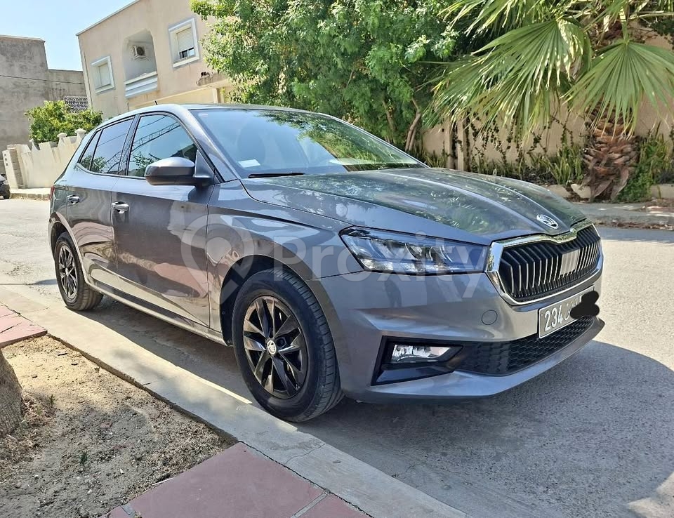 Skoda Fabia 2023 essence 5 CV à vendre à Grombalia