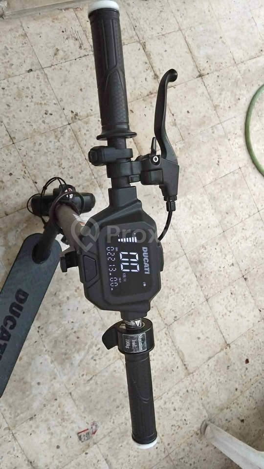 Trottinette électrique Ducati Pro 2 Plus comme neuve à Ben Arous – 1000 DT