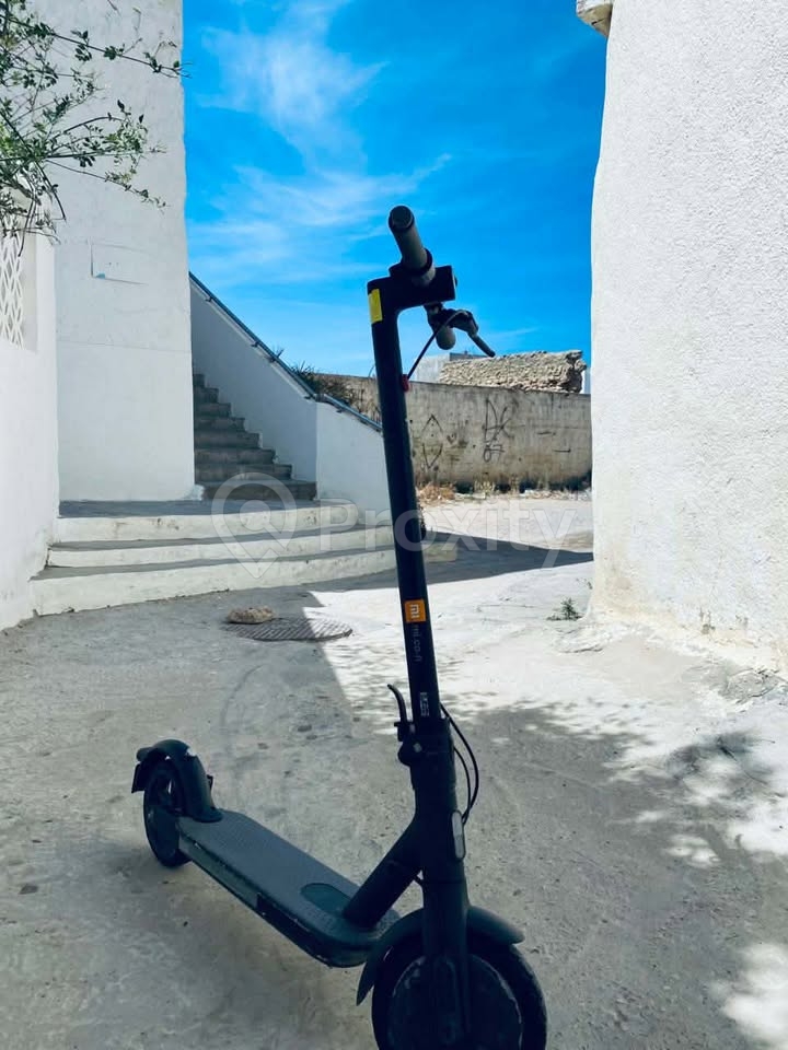 Trottinette électrique Xiaomi S1 avec chargeur d'origine à Kelibia