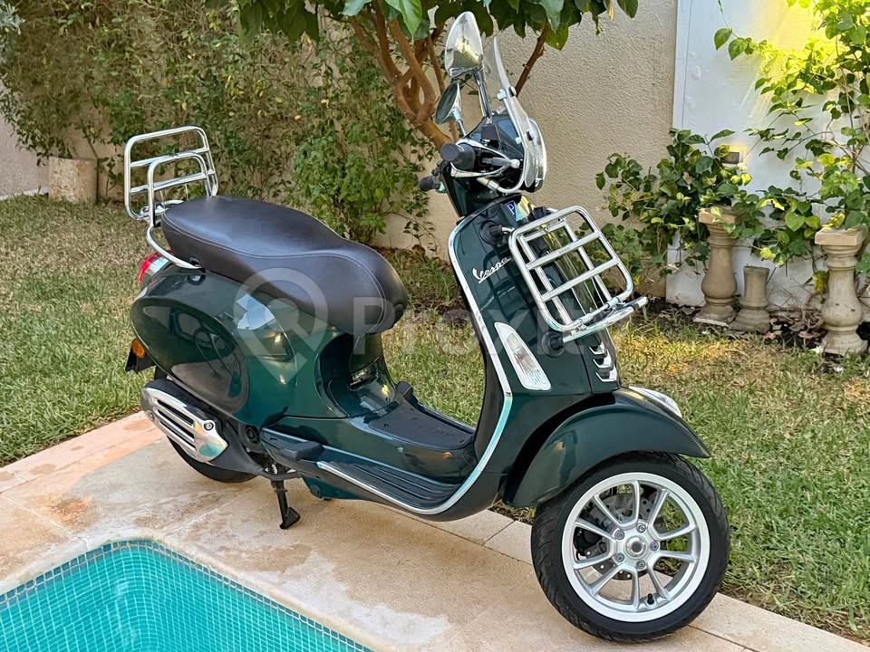 Vespa Primavera Touring 50 cm³ 2021 en excellent état à vendre à Ben Arous – 9 300 DT