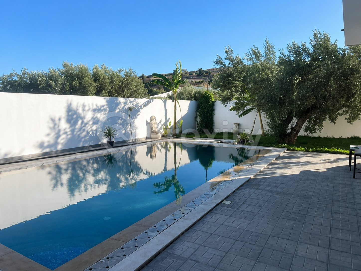 Villa S+4 avec piscine privée à louer à Oued Lassoued – 750 DT/nuit