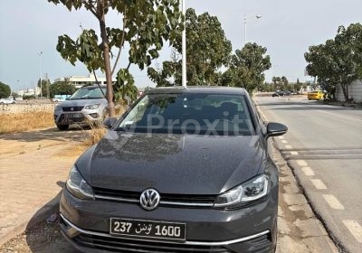 Volkswagen Golf 7.5 Comfortline 2019 grise vue de face à Ariana