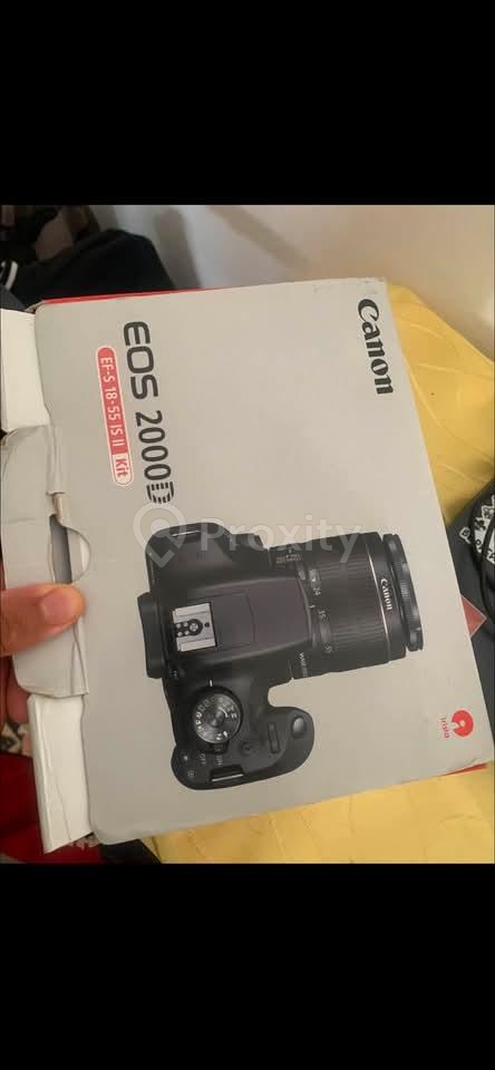 Canon EOS 2000D + عدسة Canon EF-S مستعملة شهرين فقط2018 موديل 18-55mm الأصلية
