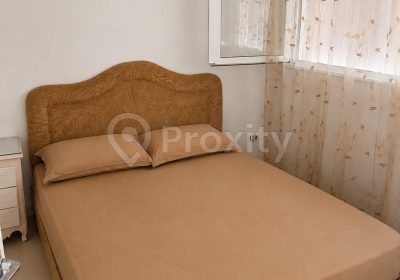 Chambre avec lit double dans appartement S+2 meublé à louer