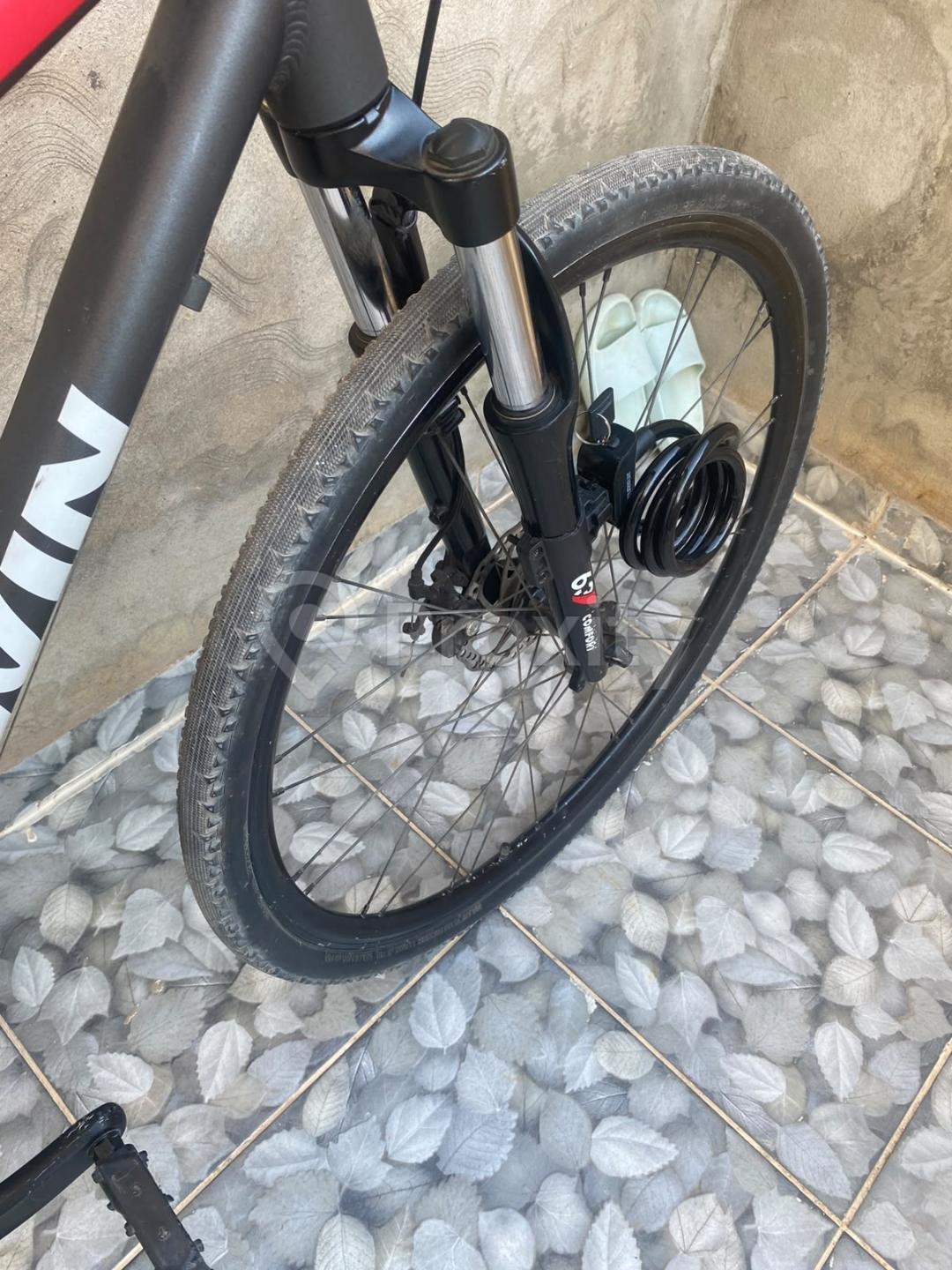 Vélo BTWIN Riverside 500 d'occasion à Mnihla – 600 DT
