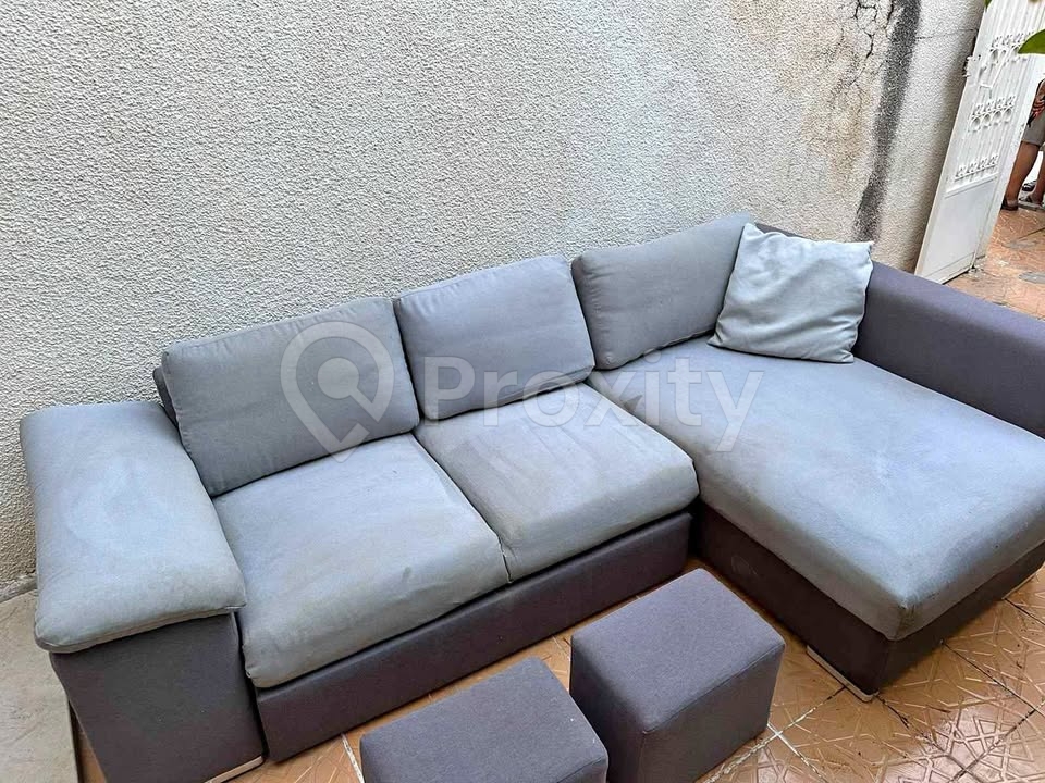 Canapé d'angle convertible avec coffre et 2 poufs à Hammam-Lif