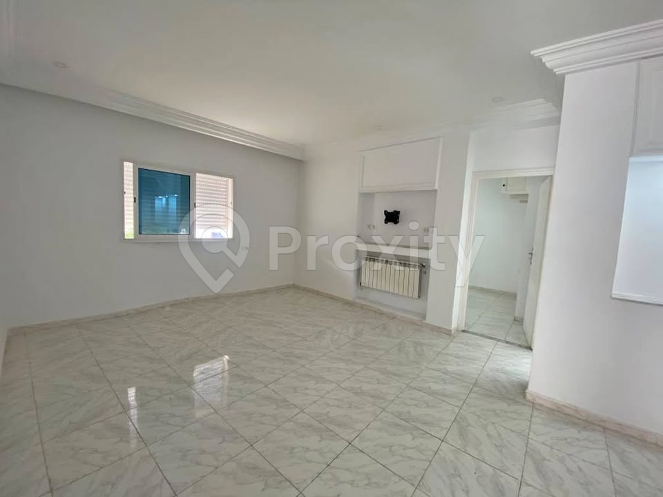 Étage de villa S+2 à louer à Cité Nozha Ariana – 750 DT/mois