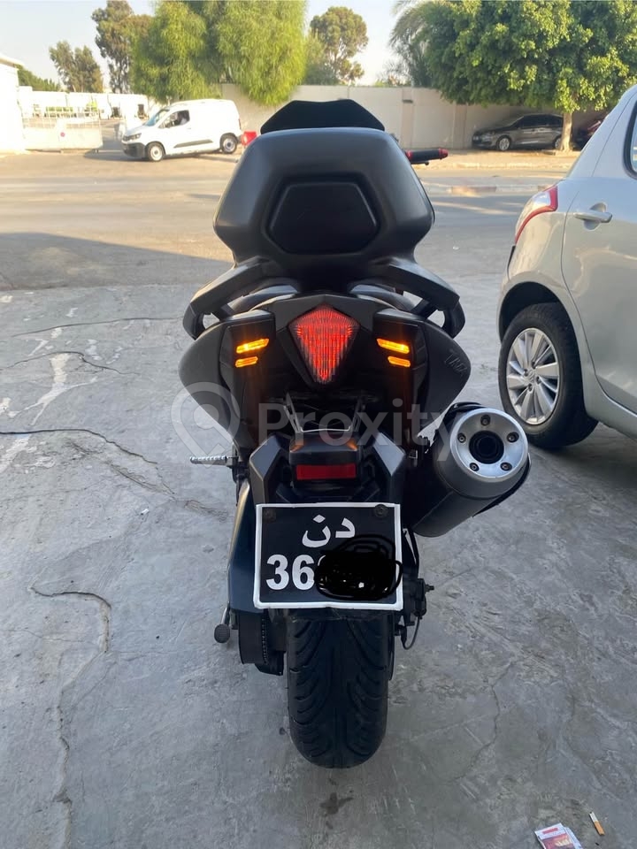 feux-arriere-echappement-yamaha-tmax-530