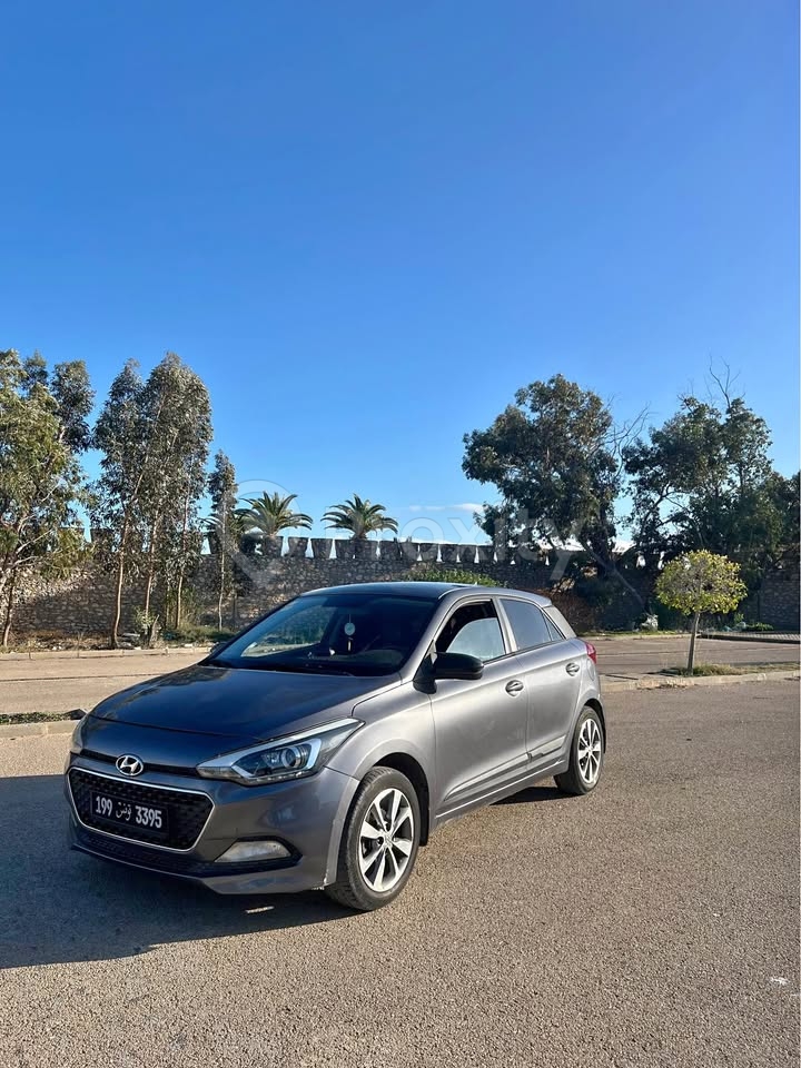 Hyundai i20 High Grade 2017 essence à vendre à Monastir