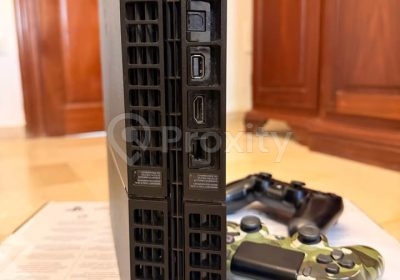 Vue arrière et connectique de la PlayStation 4 500 Go d’occasion à Raoued
