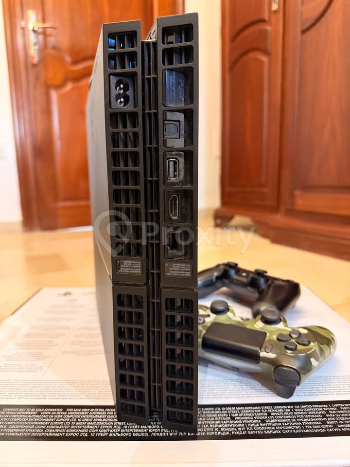 PlayStation 4 500 Go avec 2 manettes à vendre à Raoued – 600 DT