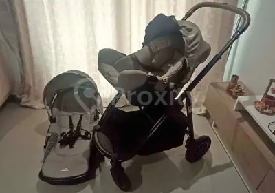 Poussette Joie avec coque bébé installée à vendre à La Soukra