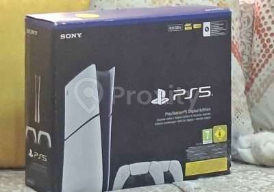 PS5 Slim Digital Edition CFI-2116 avec boîte à vendre à Gabès