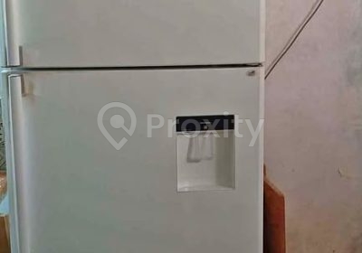 Réfrigérateur Samsung blanc de 550 litres avec distributeur d’eau à Sfax