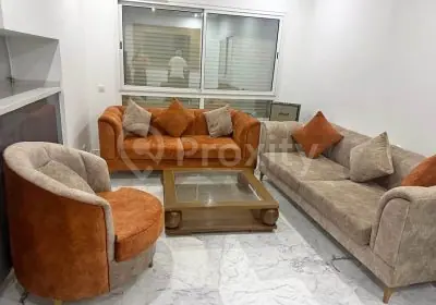 Salon 3 et 2 places avec fauteuil et table basse d’occasion à Ben Arous