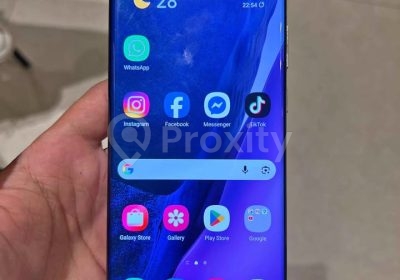 Samsung Galaxy Note20 Ultra 256 Go d’occasion avec écran allumé à Hammam Chatt