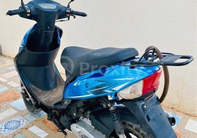 Scooter BBM Digita 50 cm³ bleu d’occasion vu de l’arrière à Djerba