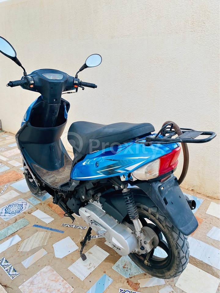 Scooter BBM Digita 50 cm³ 2 temps à vendre à Djerba Houmt Souk – 1200 DT