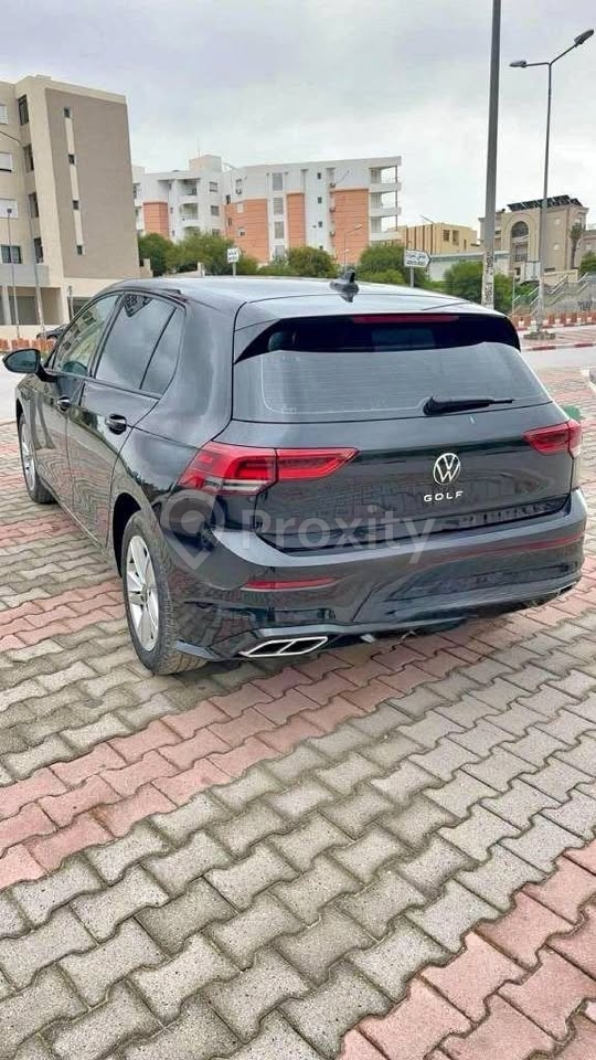 Volkswagen Golf 8 1.0 essence 6 CV 2021 à vendre à Carthage – 66000 DT
