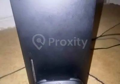Xbox Series X noire avec manette d’occasion à vendre à Tunis
