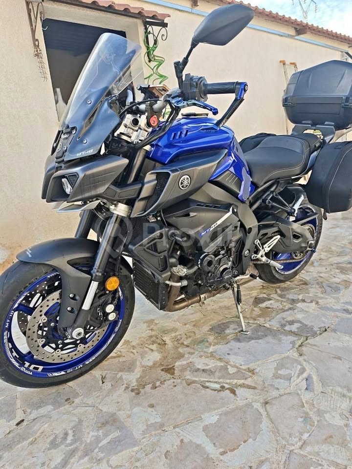 Yamaha MT-10 2017 presque neuve à vendre à Manouba
