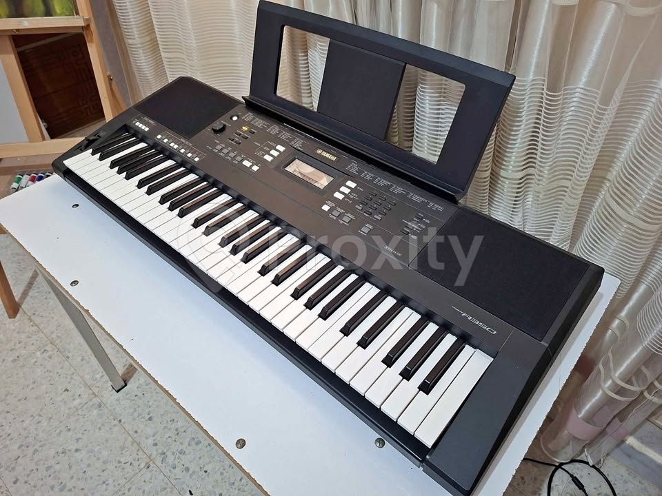 Yamaha PSR-A350 clavier arrangeur oriental 61 touches à vendre à Jammel – 1160 DT