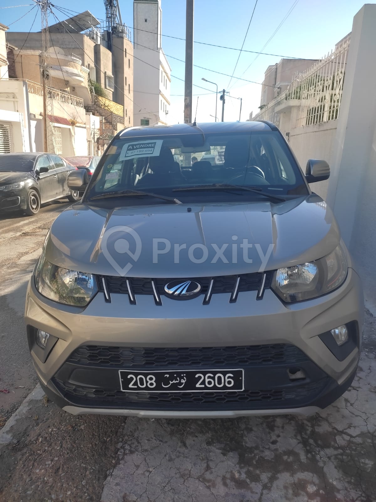 Mahindra kuv 100 k8