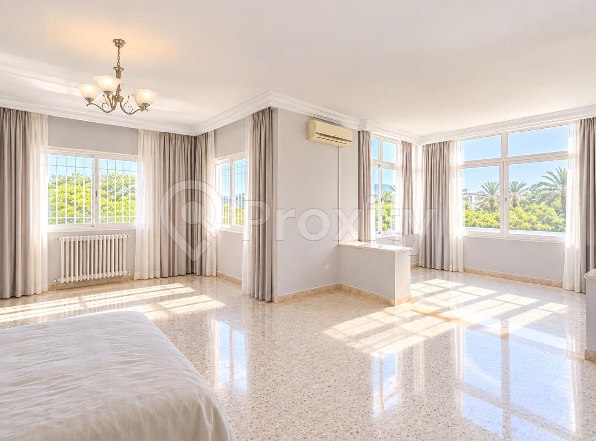 À VENDRE – Villa moderne avec piscine à débordement à La Soukra 250 m² bâtis sur terrain de 714 m²
