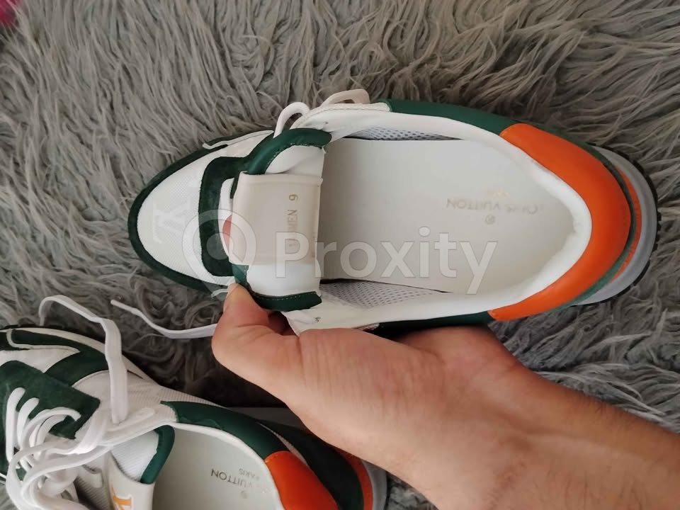 Baskets Louis Vuitton taille 43 neuves à vendre à Tunis – 350 DT