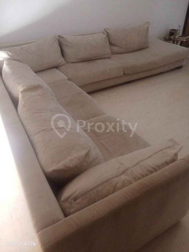 Salon en L beige 9 places à vendre à Ariana – 700 DT