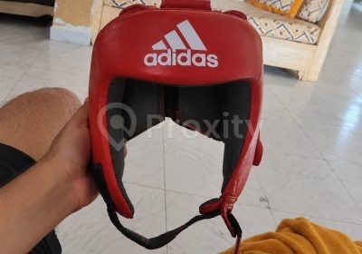 Casque de protection boxe Adidas rouge taille M à Manouba