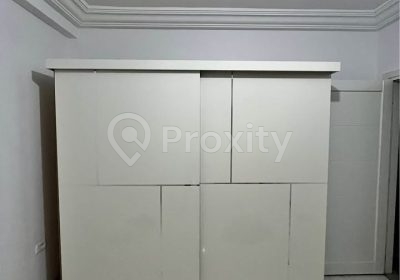 Dressing à portes coulissantes 2,40 m comme neuf à Ariana