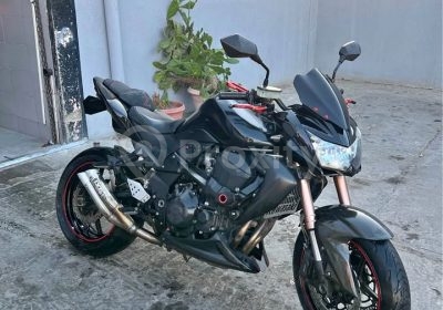 Kawasaki Z750R noire de 2012 d’occasion à Menzel Bourguiba
