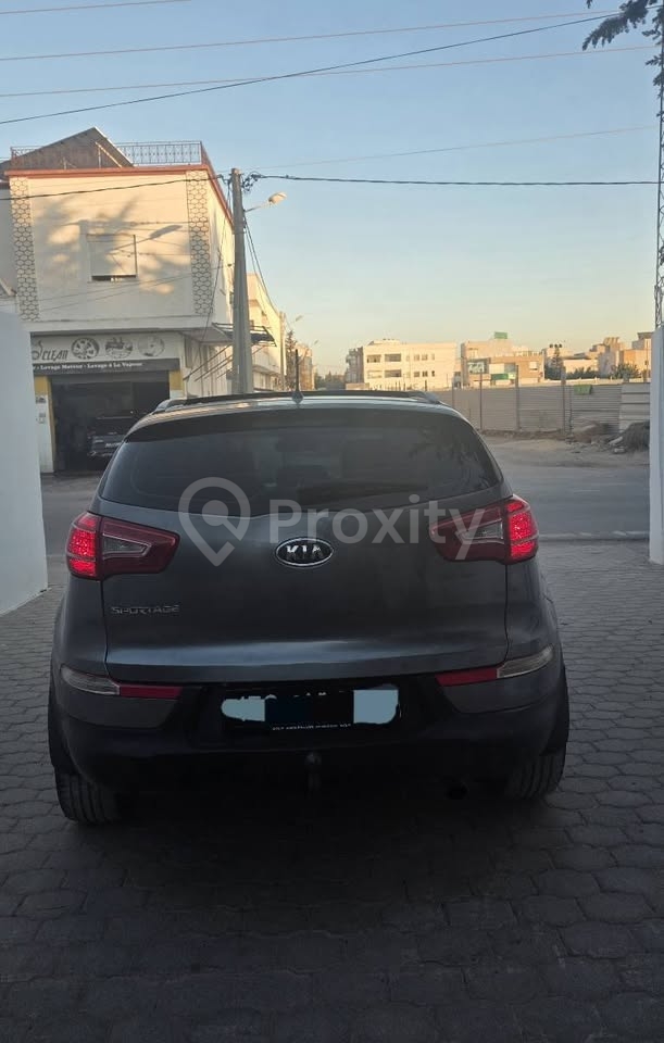 Kia Sportage 4×4 2.0 essence automatique 2013 à Tunis – 41000 DT