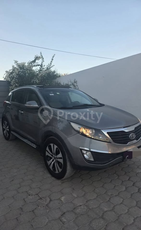Kia Sportage 4×4 2.0 essence automatique 2013 à Tunis – 41000 DT