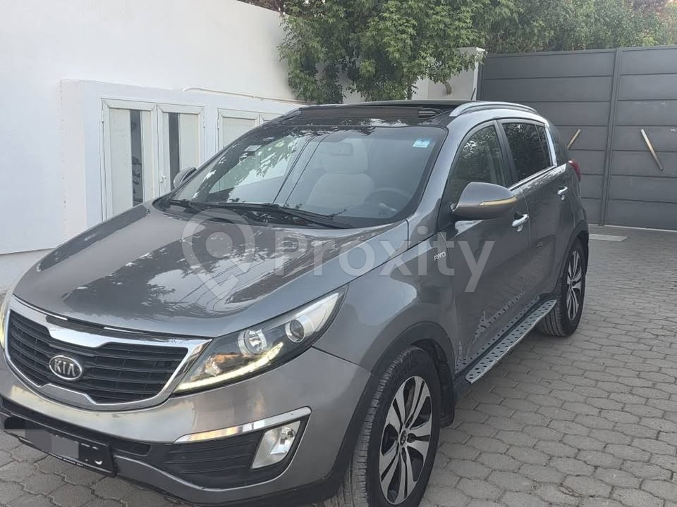 Kia Sportage 4×4 2.0 essence automatique 2013 à Tunis – 41000 DT