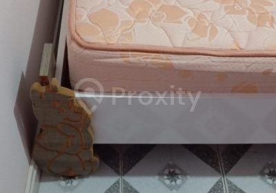Ensemble lit et matelas Confortex en bon état en Tunisie