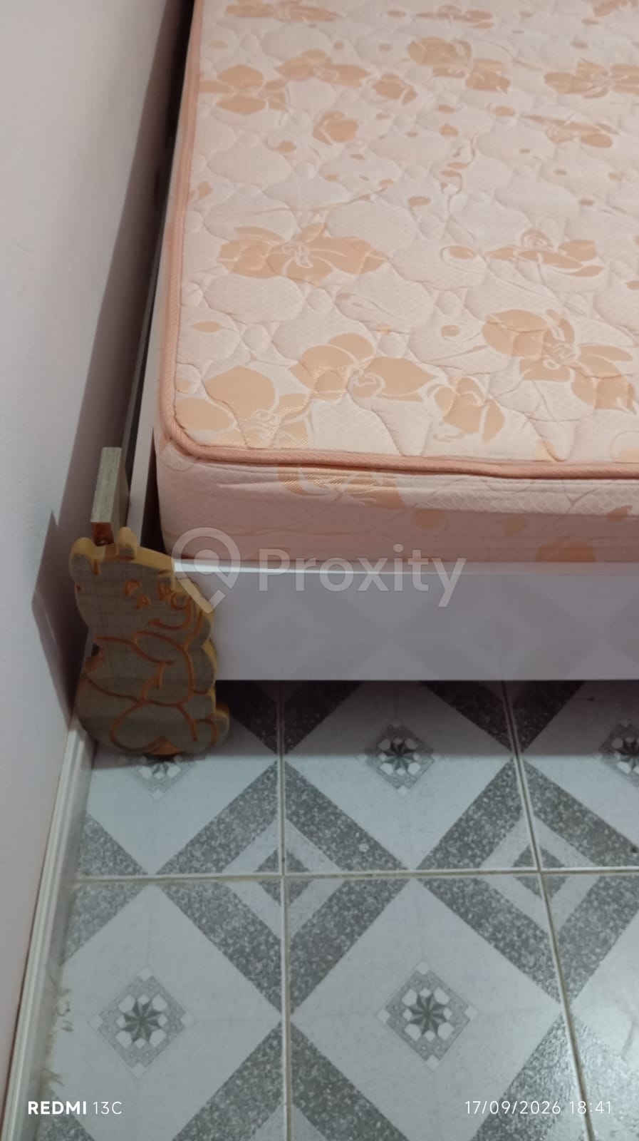 Lit capitonné 120×190 avec matelas Confortex neuf à La Nouvelle Médina – 600 DT