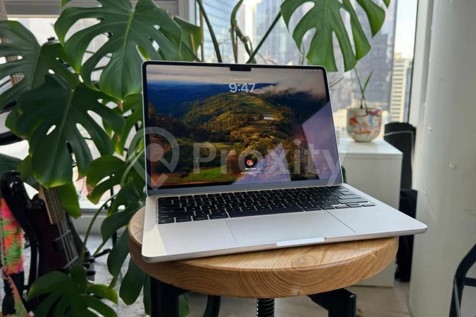 MacBook Air M4 13 pouces à Tunis – Batterie 100 % – 2850 DT