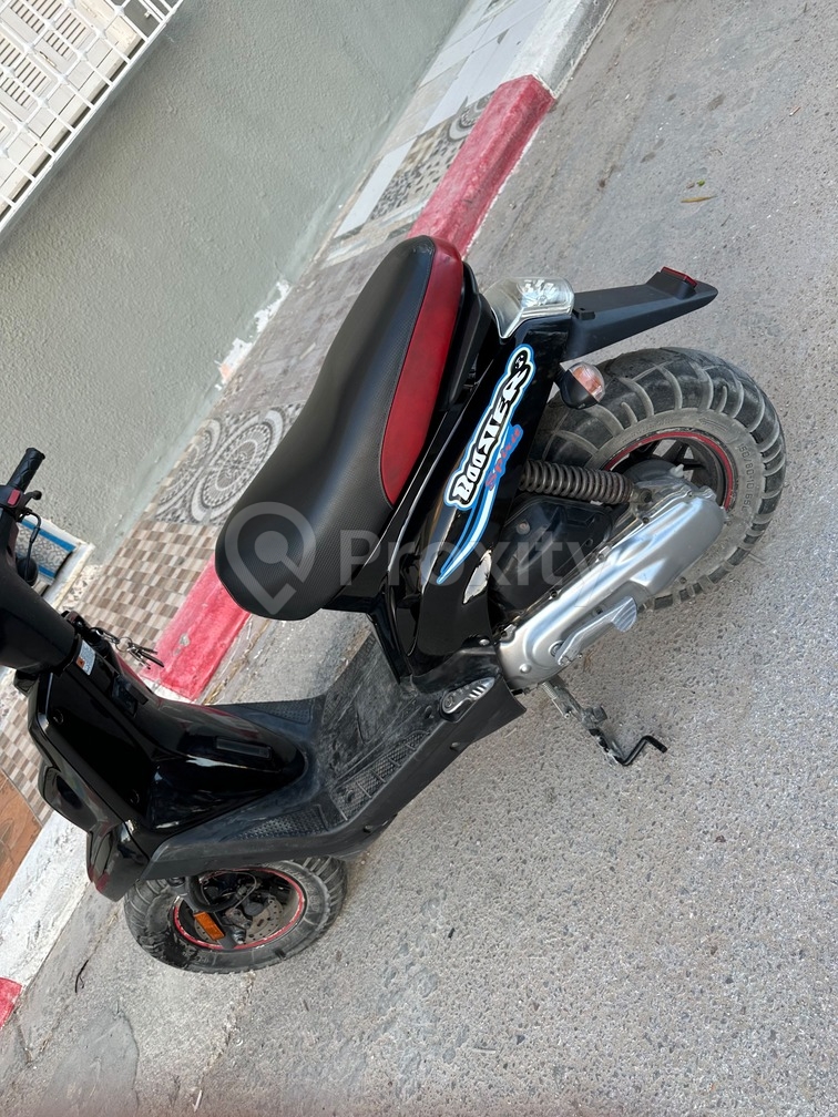 Scooter MBK Booster 2006 à Ras Jebel – 2800 DT