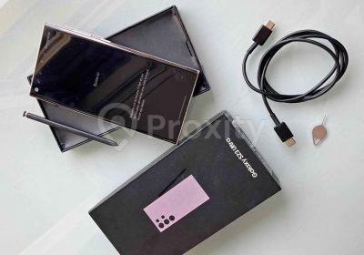Samsung Galaxy S23 Ultra 256 Go avec S Pen boîte et câble à La Soukra