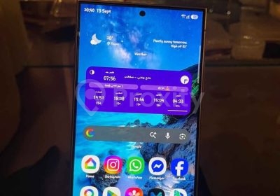 Samsung Galaxy S24 Ultra 256 Go avec écran allumé à Sfax