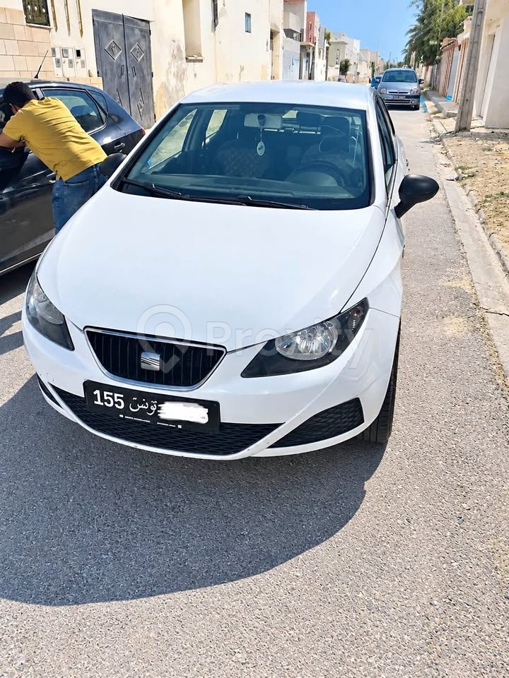 Seat Ibiza 2012 essence 4 CV à vendre à El Matouia – 25000 DT