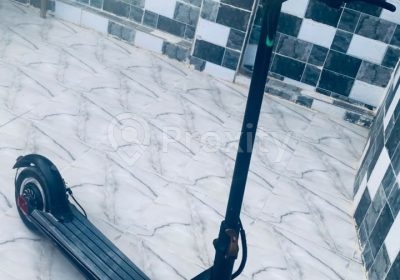Trottinette électrique Velociptor ES100W Plus d’occasion à Gafsa