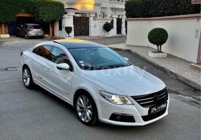 Volkswagen Passat CC 2.0 TDI blanche d’occasion à La Manouba