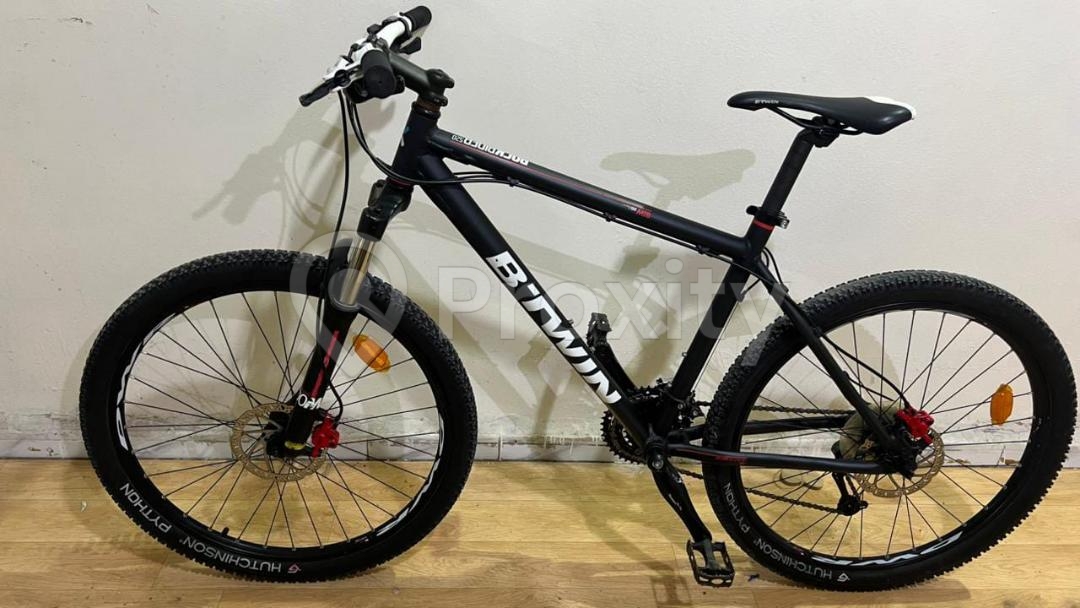 VTT B'Twin Rockrider 520 26 pouces à vendre à Jammel Monastir – 650 DT