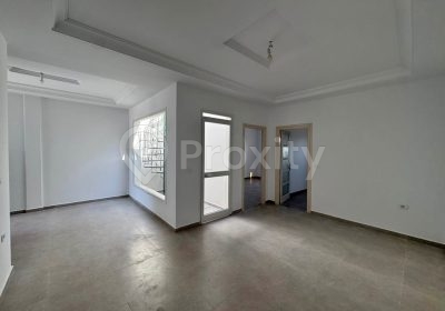 Appartement S+2 à louer à El Yasminet Ben Arous avec séjour spacieux et lumineux
