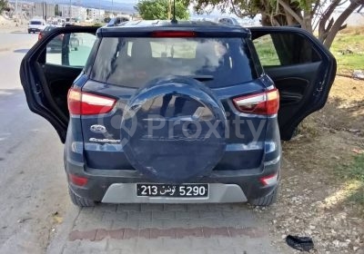 Ford EcoSport d’occasion à Tunis vue arrière avec portes ouvertes